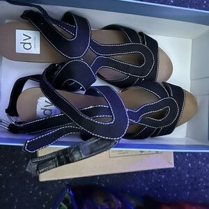 Black DV size 9 sandals